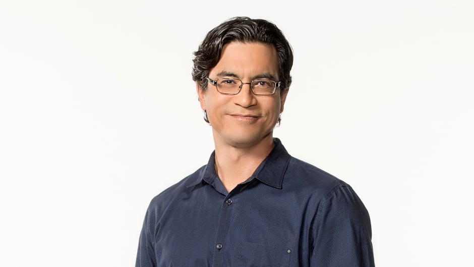 CBC's Duncan McCue teaches journalism students how to build relationships with Indigenous communities.