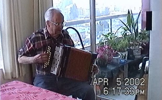 Emil Gustafson accordion