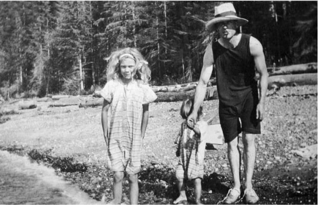 Idris, Miki and Herbert Hall