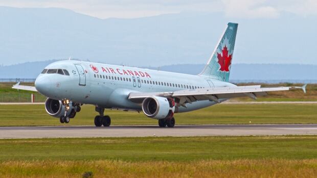 Air Canada flight almost lands on crowded San Francisco taxiway Air Canada flight almost lands on crowded San Francisco taxiway