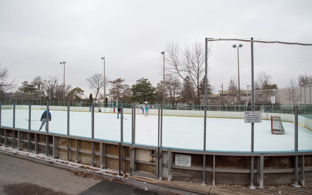 Which Toronto outdoor skating rinks open this weekend? Here's the list