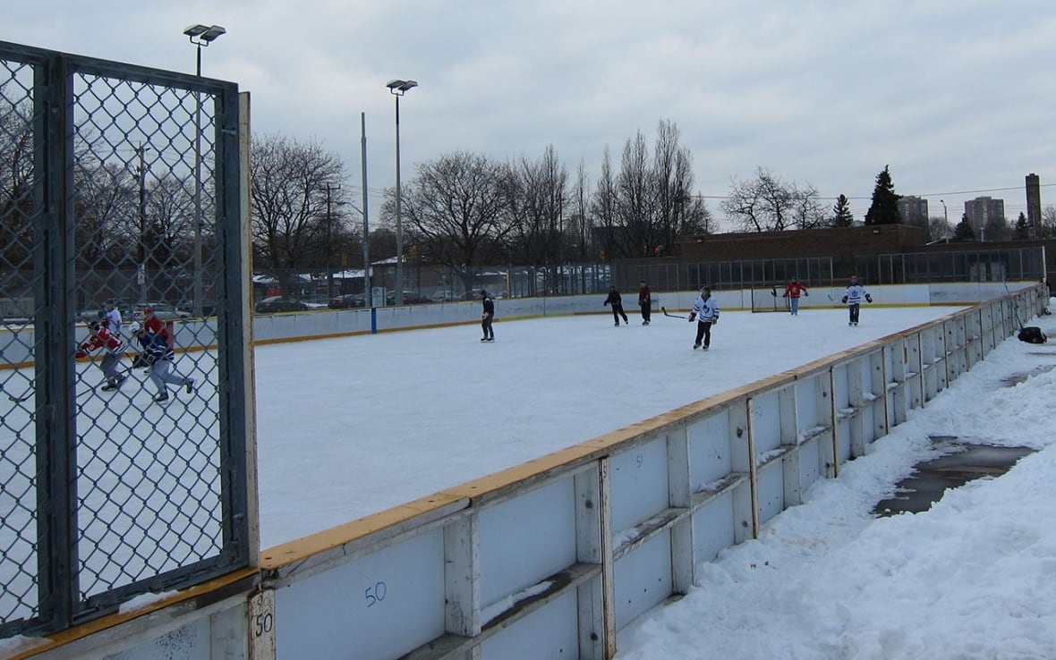 Which Toronto outdoor skating rinks open this weekend? Here's the list