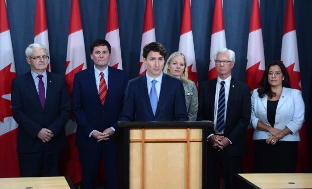 Trudeau Pipeline 20161129