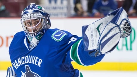 Vancouver Canucks' goalie Ryan Miller made 38 saves as his team defeated the visiting Toronto Maple Leafs in a shootout on Saturday. canucks-leafs