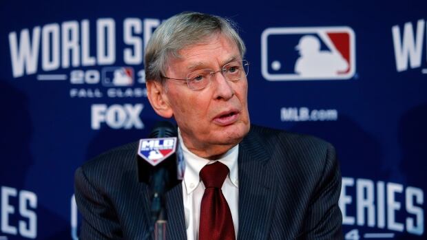 Selig, Schuerholz elected to baseball Hall of Fame