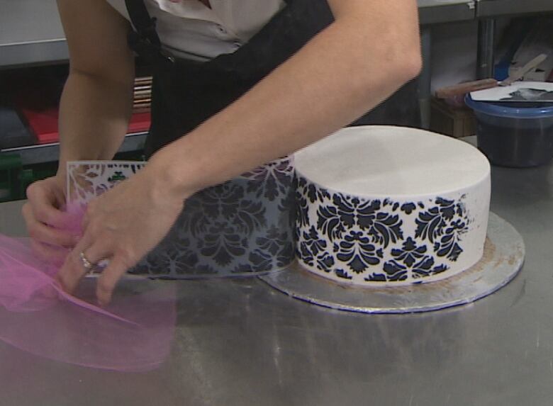 Slice On The Ceiling Making An Upside Down Chandelier Cake Cbc News Yolande Modica Said The Trick To Stencilling A Damask Pattern Is Tulle Same Fabric Used In Ballerina S Tutu It Helps Create Sharp And
