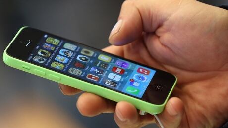Cell phone owners have until midnight to complete a CRTC survey on cell phone costs and competition.
76446066