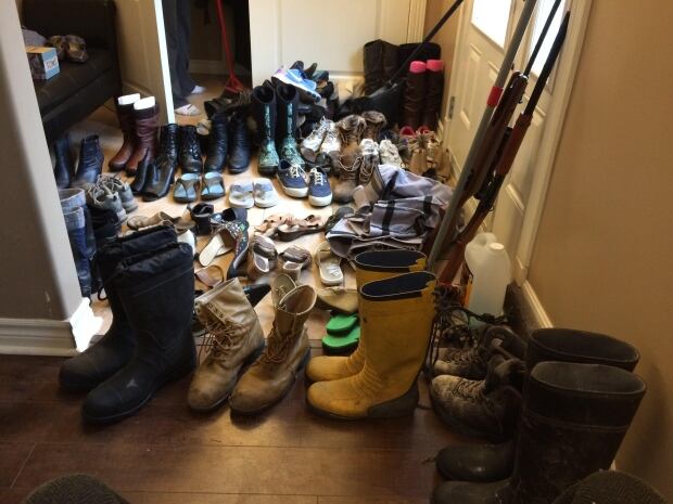 Shoe clutter