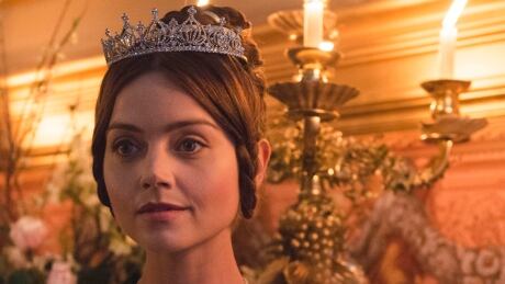 As a new queen, the young Victoria struggles to take charge amid plots to manipulate her. Victoria’s friendship with the prime minister leads to a crisis in Parliament. Shown: Jenna Coleman as Queen Victoria © ITV Plc Jenna Coleman as Victoria