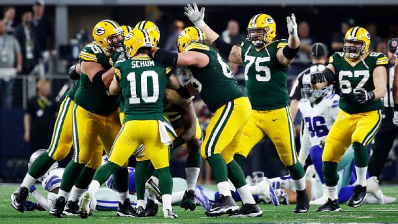 Packers Head For Super Bowl In Blur Of >> Clutch Rodgers Crosby Lead Packers Past Rallying Cowboys Cbc Sports Packers Head For Super Bowl In Blur Of >> Clutch Rodgers Crosby Lead Packers Past Rallying Cowboys Cbc Sports