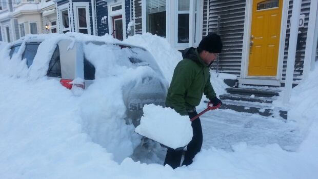 Shoveling Snow Can Be Deadly for Men