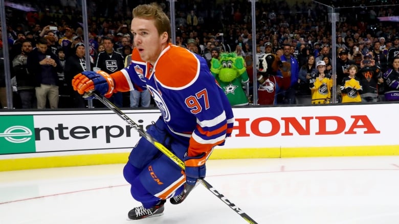 Thats A Different Fast Nhl Stars In Awe Of Oilers Captain Connor Mcdavid Cbc News 