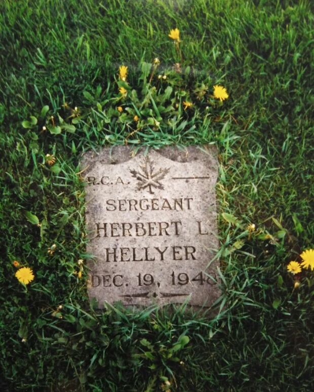 Gravesite of Herbert L. Hellyer