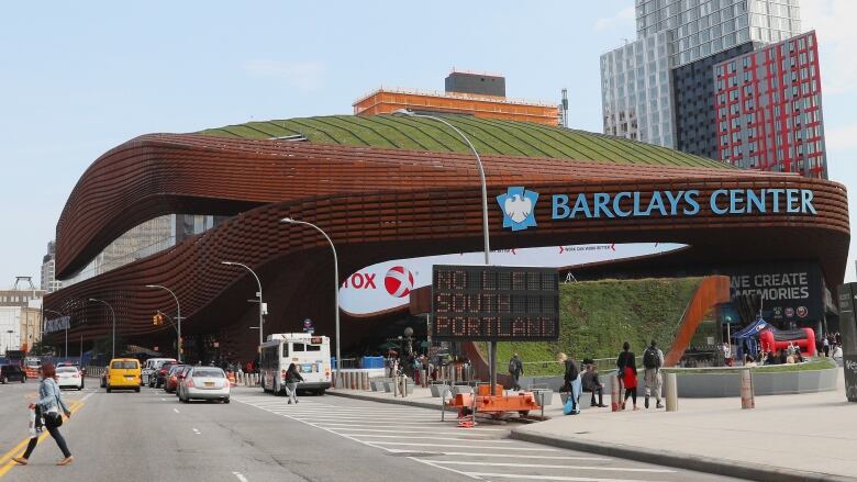 Islanders moving to Brooklyn, but will hockey work at Barclays Center? 