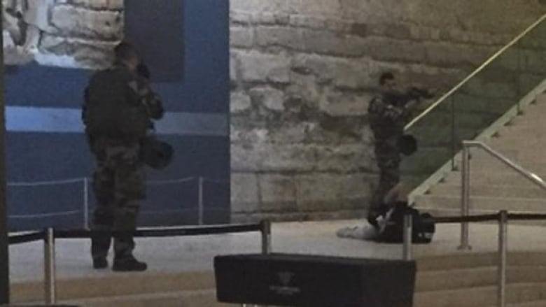 Arrests following the Louvre heist