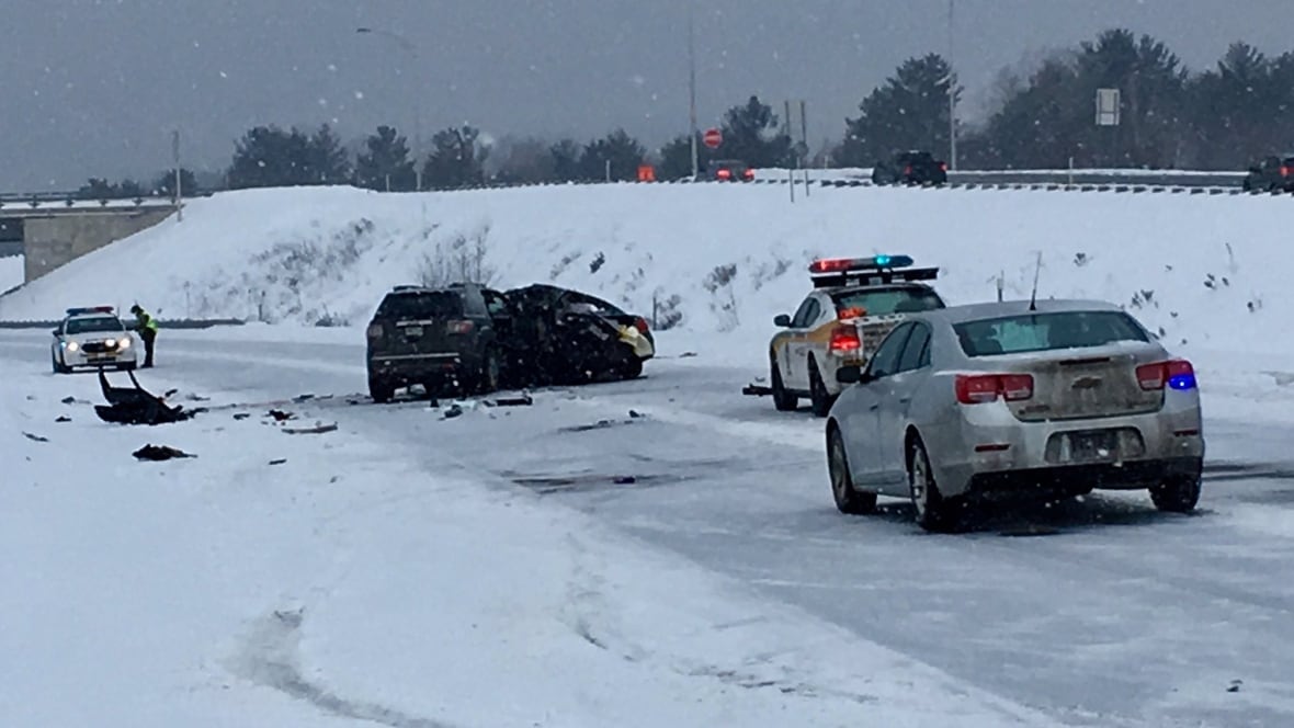 1 dead, several injured in 3 collisions in Ottawa and Gatineau Ottawa