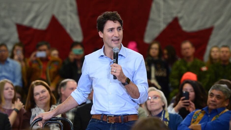A new Edelman poll shows there's been a precipitous drop off in Canadians' trust of civic institutions. Journalist Susan Delcourt warns Canada is susceptible to the same populist wave that swept U.S. President Trump to power.