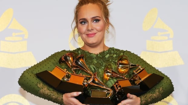 Adele Mendapat Penghargaan Grammy Awards Cara Move On Lanangedan