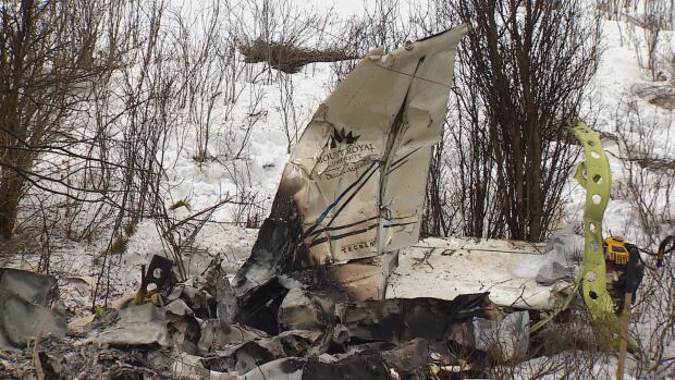 Crews searching for missing plane, west of Calgary Crews searching for missing plane, west of Calgary