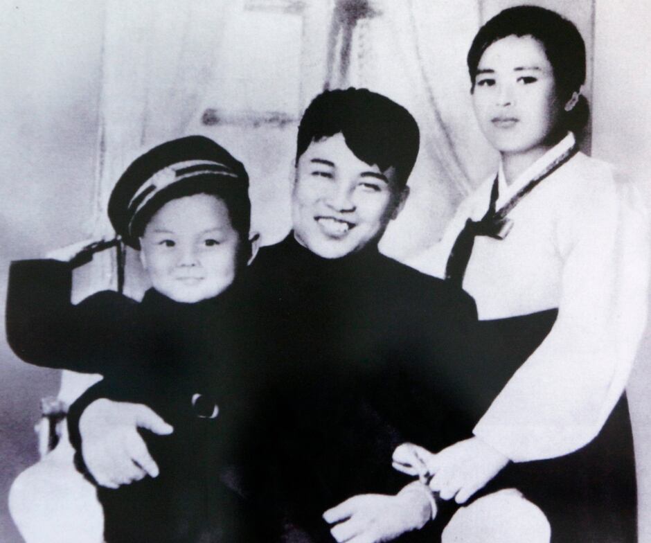 Kim Il-sung first wife Kim Jong-suk and son Kim Jong-il