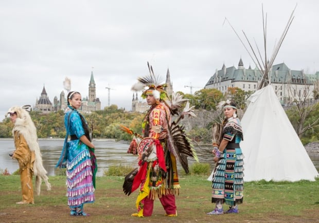 British photographer Rip Hopkins with Indigenous people at Victoria Island in Ottawa