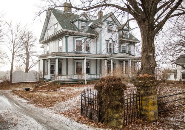 Mounce Mansion