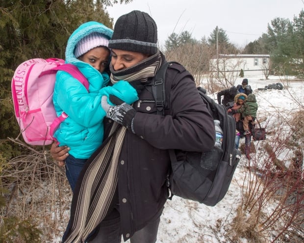 Refugees Border 20170302
