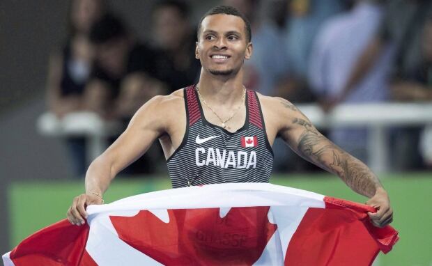 Andre De Grasse Gives Back