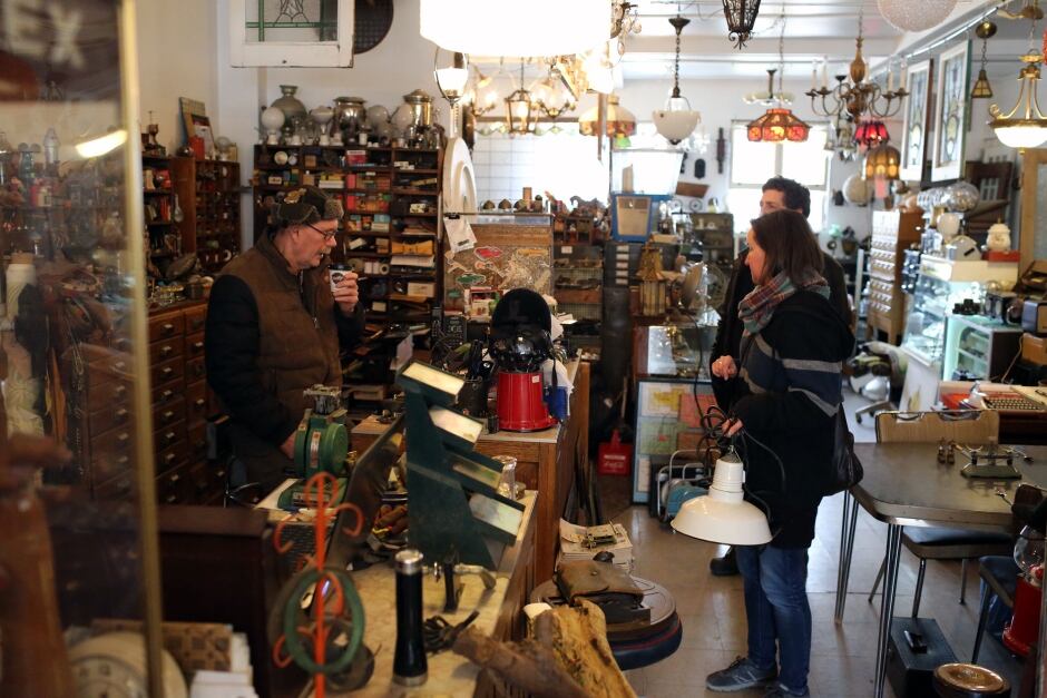 Toronto Roy Clifford Salvage Shop Wide With Customers