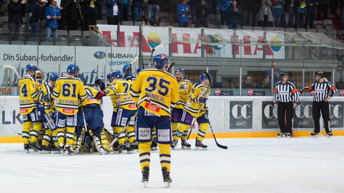 How many periods are in a hockey game?