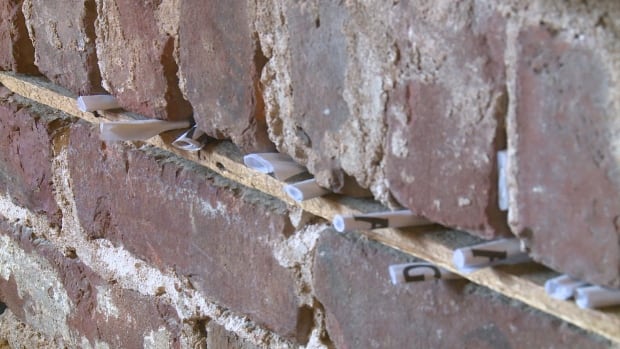 Notes in the wall - The Gahan House - Charlottetown - 16/03/17