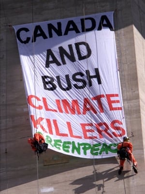 GREENPEACE CLIMBERS