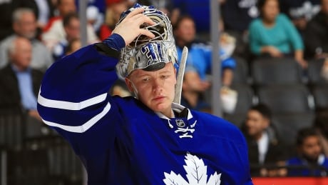 TORONTO, CANADA - MARCH 07: Frederik Andersen #31 of the Toronto Maple Leafs adjusts his mask during an NHL game against the Detroit Red Wings at Air Canada Centre on March 7, 2017 in Toronto, Canada. (Photo by Vaughn Ridley/Getty Images) andersen-frederik-170307-1180