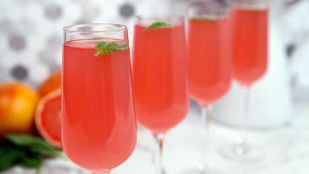 Apa yang harus dimasak di bulan Juli: Barbekyu menyebar untuk membangun