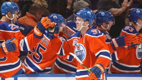 Connor McDavid (97) had a goal and two assists to lead the Edmonton Oilers to a 3-2 overtime win over the Anaheim Ducks. connor-mcdavid