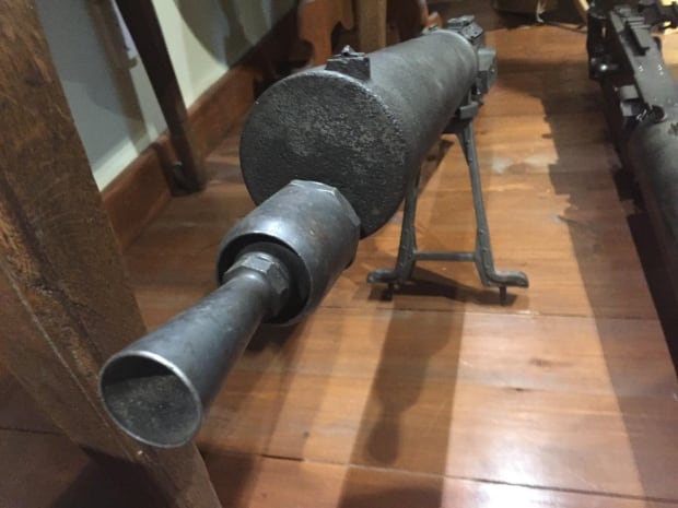 captured german machine gun