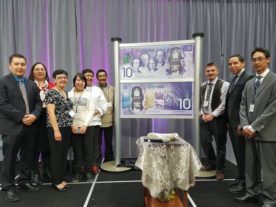 The Ashevak family at the unveiling of the Canada 150 $10 banknote