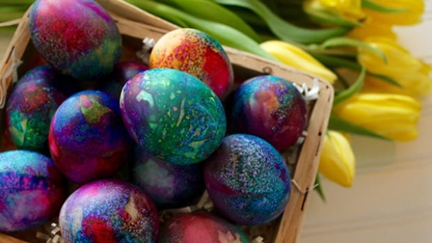 Easter Egg Hunt at Veterans Memorial Park draws a crowd of 400