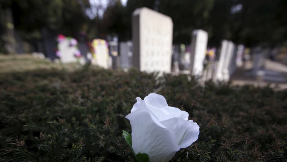 Dr. Jessica Zitter, who practices both critical and palliative care medicine, says high school students should be taught about death and dying.