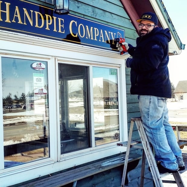 The Handpie Company sign