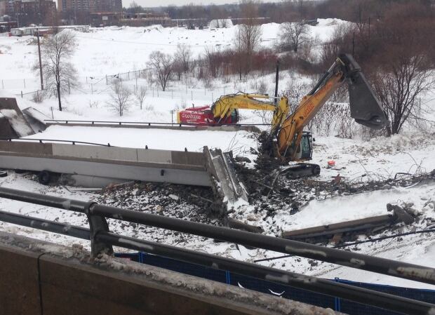 Bridge collapse LRT