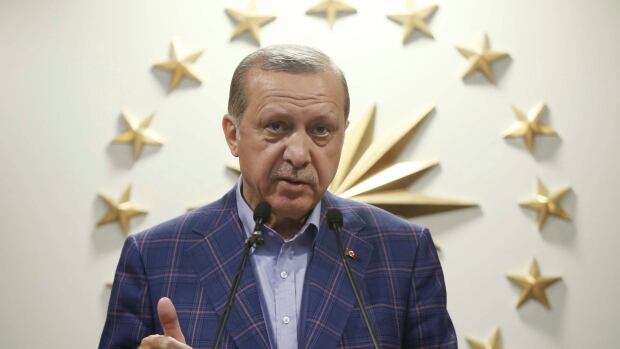 Trump calls Erdoğan to congratulate him on referendum victory