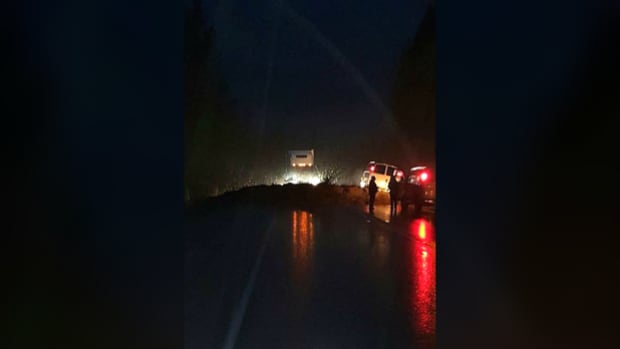 Trans Canada still closed between Sicamous and Salmon Arm