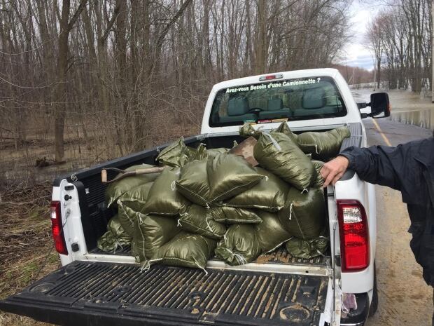 Rigaud flooding, sand bags