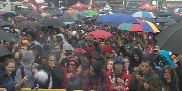 Yonge-Dundas Square 420