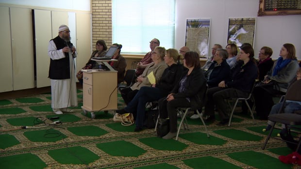 Mosque open-house Saskatoon