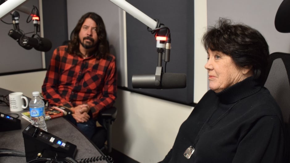 Dave Grohl's mother reveals Kurt Cobain's death was 'a dark, sad time'