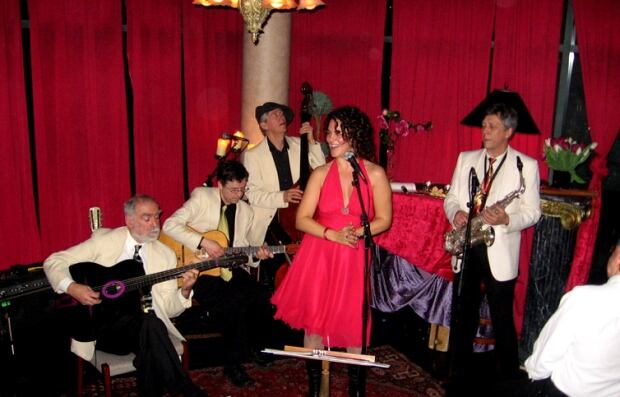 Hot club of mars