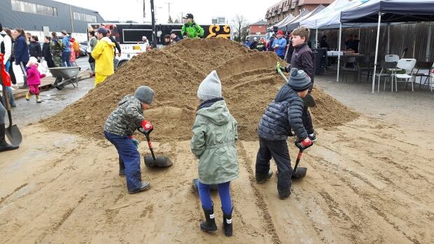 quebec flood kids