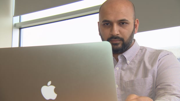 Anshul Singh air Canada aeroplan travel blogger computer